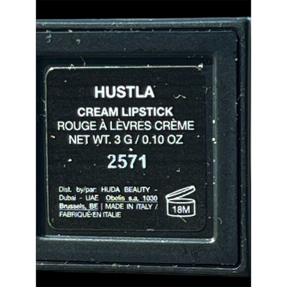 HUDA Beauty Power Bullet Cream Lipstick in Hustla - Picture 2 of 7